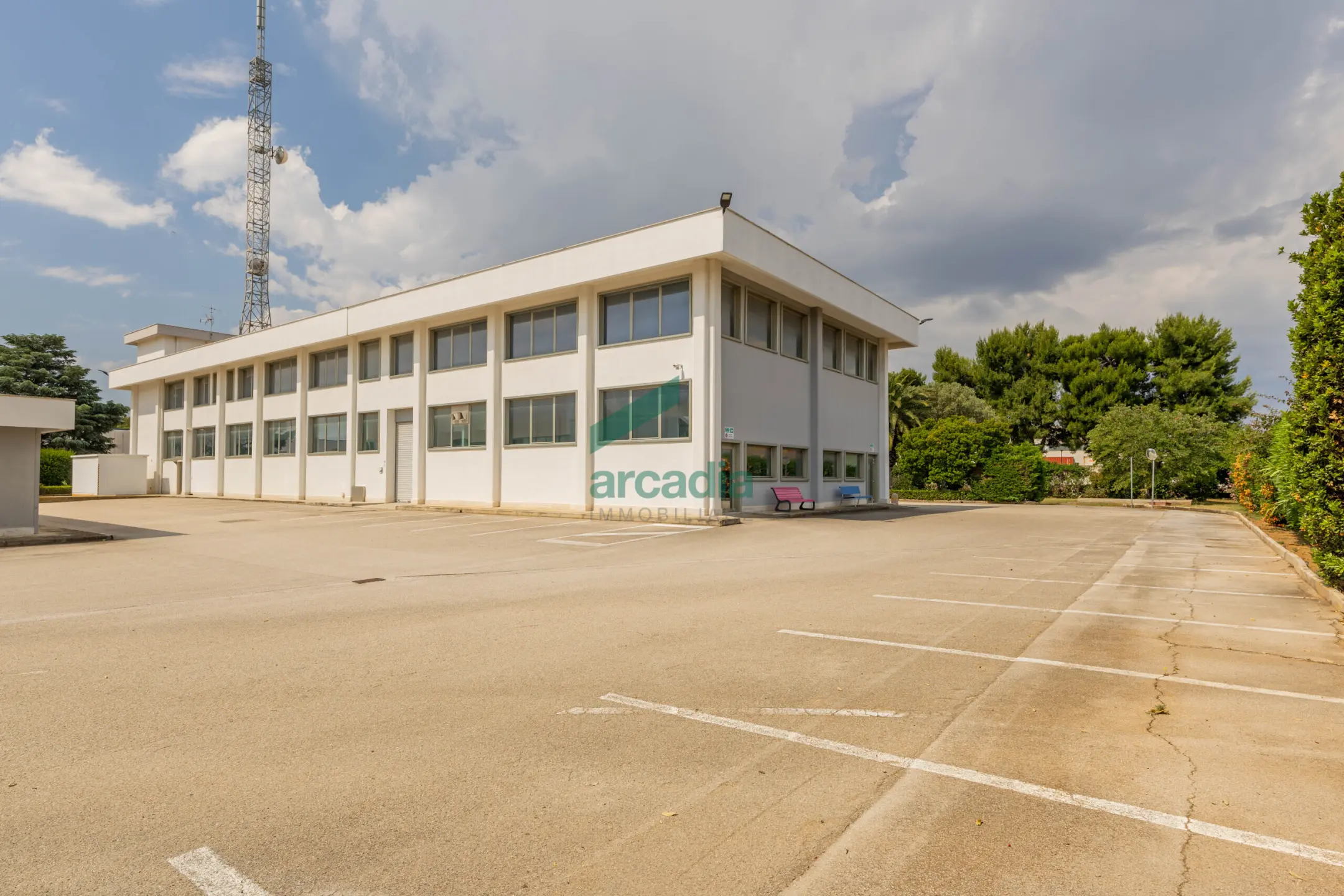 Immagine per Industriale in vendita a Modugno via Dei Gigli 21