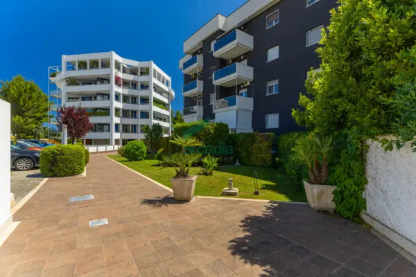 Quadrilocale viale Louis Pasteur 15a, Picone, Bari