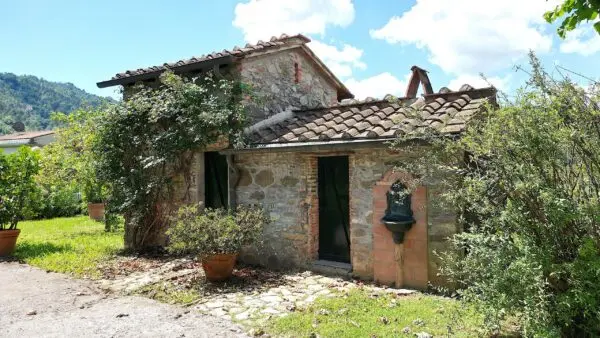 Villa via San Martino In Freddana, Lucca