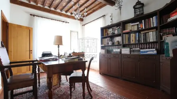 Villa via San Martino In Freddana, Lucca