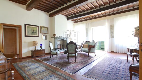Villa via San Martino In Freddana, Lucca