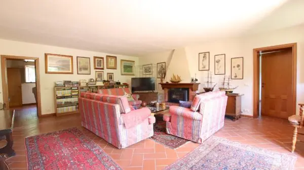 Villa via San Martino In Freddana, Lucca