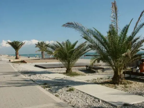 Immagine per Albergo in vendita a Altidona strada Statale 16 adriatica