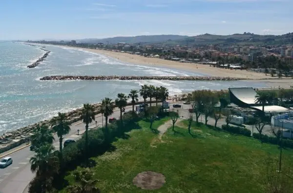 Immagine per Albergo in vendita a Altidona strada Statale 16 adriatica