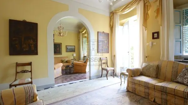 Villa via Borgo Giannotti 120, Lucca