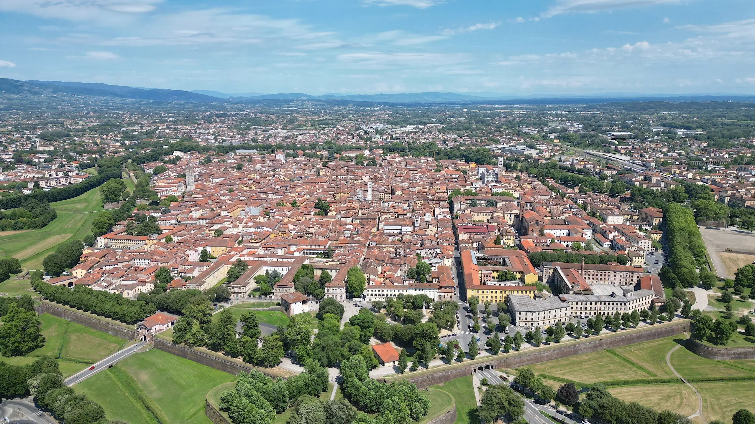 Immagine per Villa in vendita a Lucca via Castruccio Buonamici