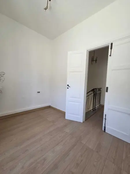 Monolocale via Villa 10, Follo