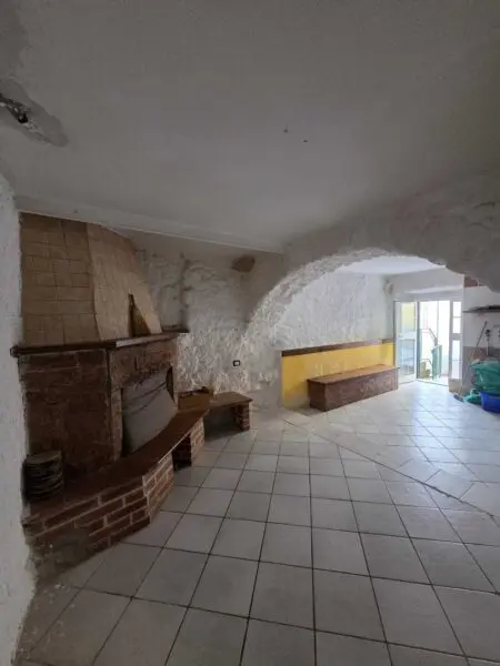 Monolocale via Villa 10, Follo