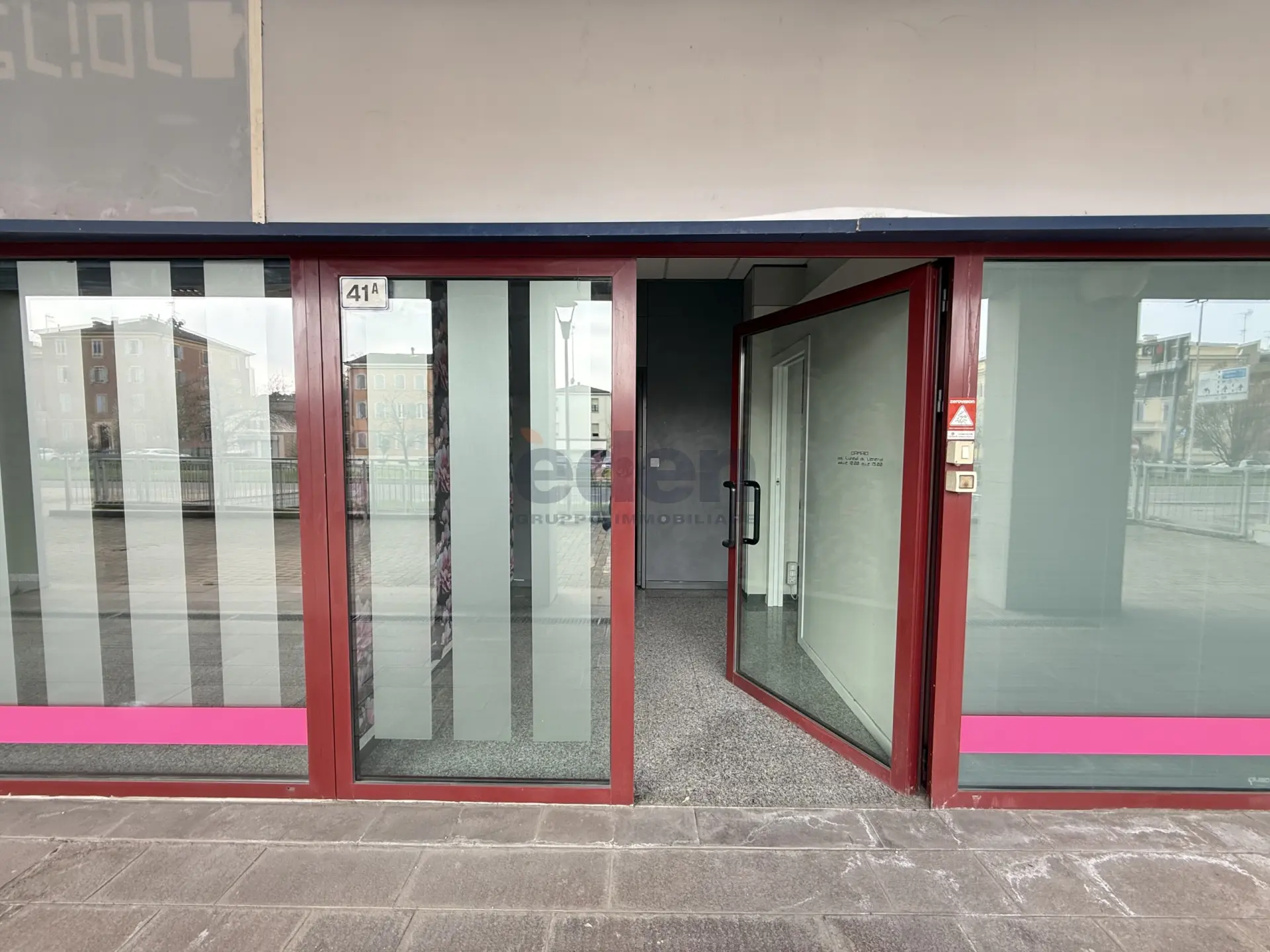 Immagine per Negozio in vendita a Modena via Carlo Zucchi 41