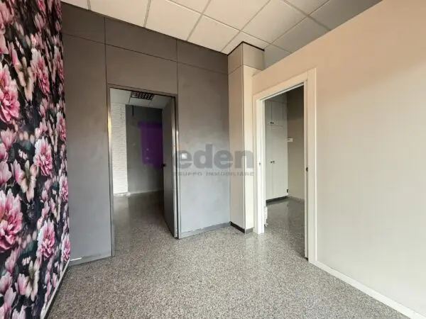 Negozio via Carlo Zucchi 41, Modena