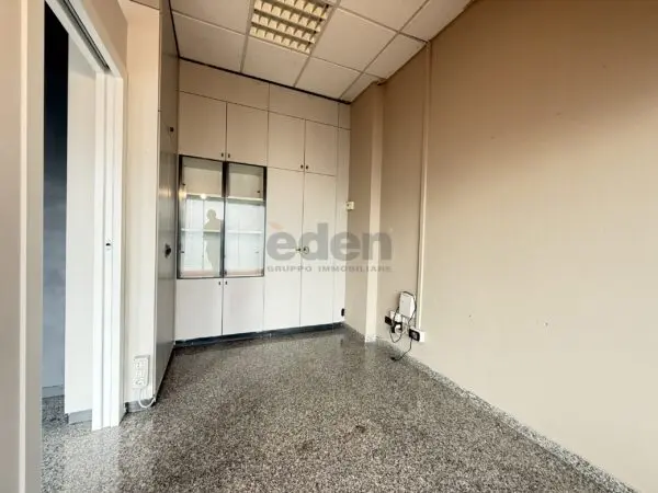 Negozio via Carlo Zucchi 41, Modena