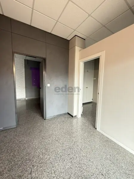 Negozio via Carlo Zucchi 41, Modena