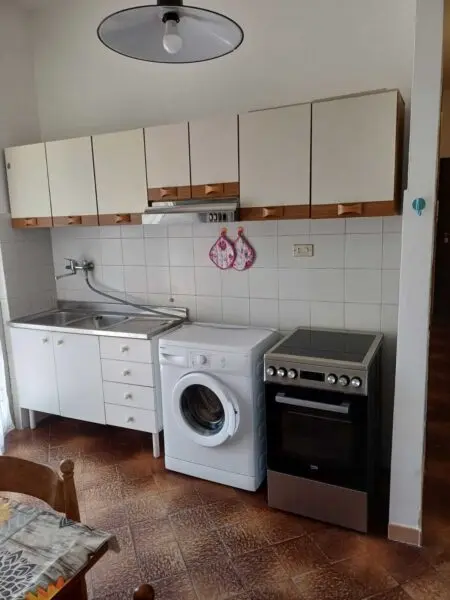 Monolocale viale Litoraneo 10, Sarzana