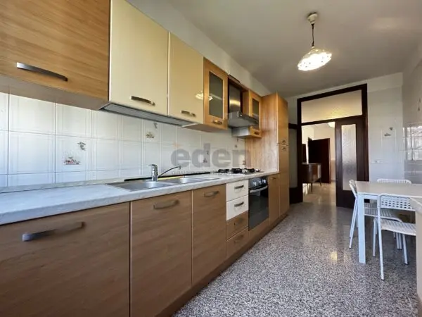 Trilocale via Luigi Pasteur 5, Villaggio Giardino, Modena