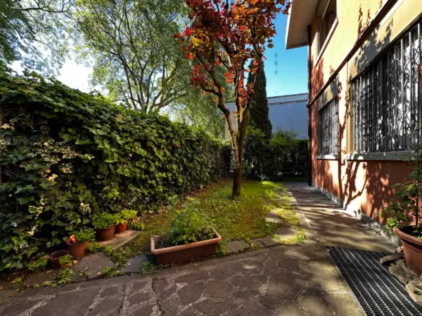 Villa A Schiera via Albert Einstein 42, Villaggio Giardino, Modena