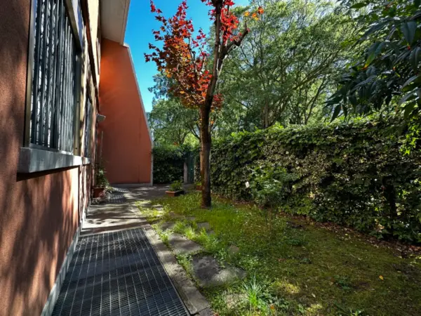 Villa A Schiera via Albert Einstein 42, Villaggio Giardino, Modena