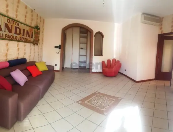 Trilocale via Luigi Pasteur 22, Villaggio Giardino, Modena
