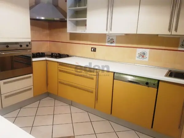 Trilocale via Luigi Pasteur 22, Villaggio Giardino, Modena