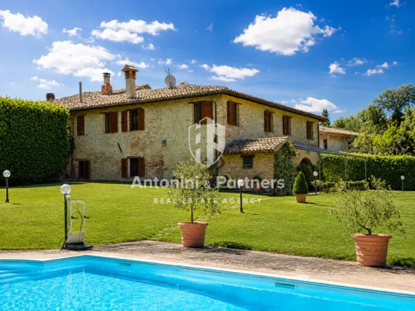 Casale via Località Turri, Montefalco