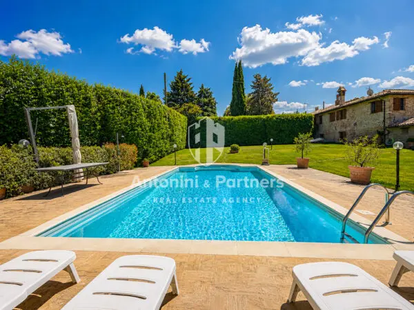 Immagine per Casale in vendita a Montefalco via Località Turri
