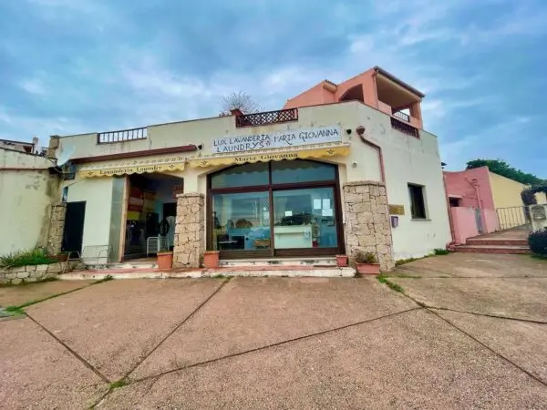 Locale Commerciale via Canniggione Costa Smeralda, Arzachena