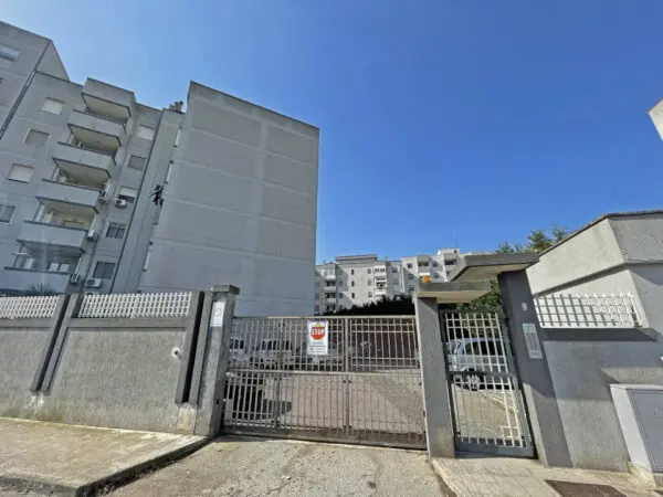 Appartamento via Roberto Melli 9, Brindisi