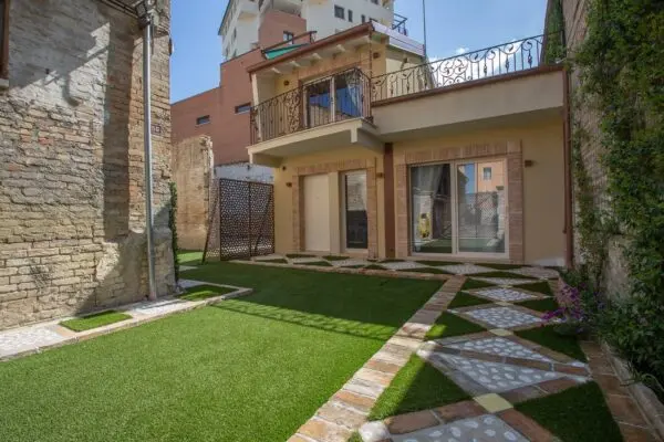 Villa Viale B. Croce 18, Chieti