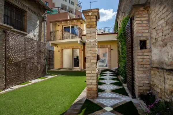 Villa Viale B. Croce 18, Chieti