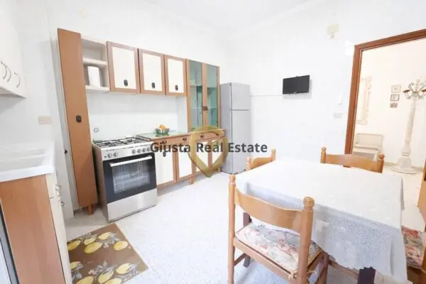 Appartamento via Bezzecca 10, Brindisi