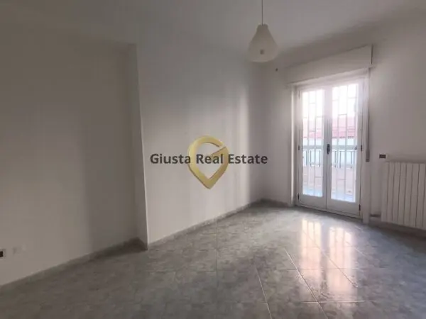 Appartamento via Bezzecca 7, Brindisi