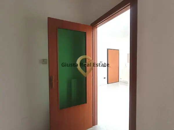 Appartamento via Bezzecca 7, Brindisi