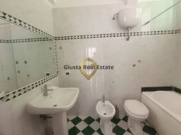 Appartamento via Bezzecca 7, Brindisi