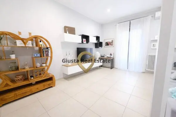 Appartamento via Arione 48, Brindisi