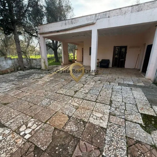 Villa via Contrada Specchia 3, Latiano