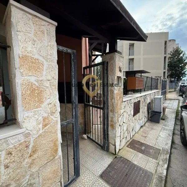 Appartamento via Giovanni Scarafile 16, Latiano