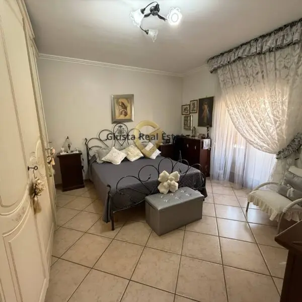 Appartamento via Giovanni Scarafile 16, Latiano