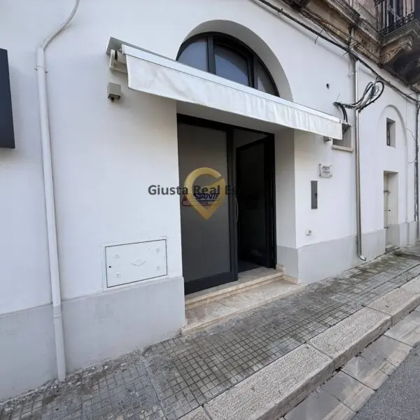 Attività Commerciale via Torre Santa Susanna 84, Mesagne