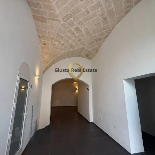 Attività Commerciale via Torre Santa Susanna 84, Mesagne