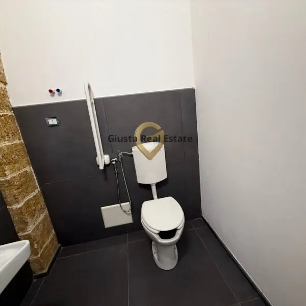 Attività Commerciale via Torre Santa Susanna 84, Mesagne