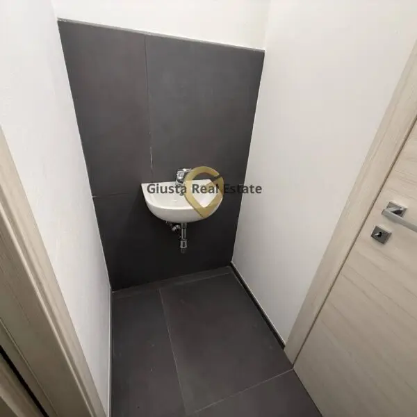 Attività Commerciale via Torre Santa Susanna 84, Mesagne