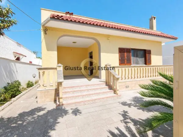 Villa via Mascagni 25, Brindisi