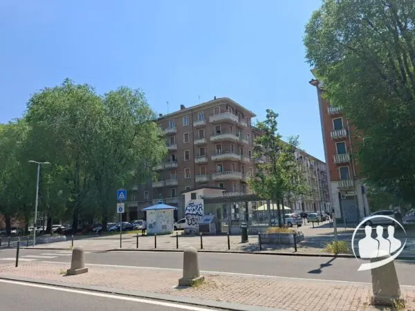 Box / Posto Auto piazza Chironi 6, Torino