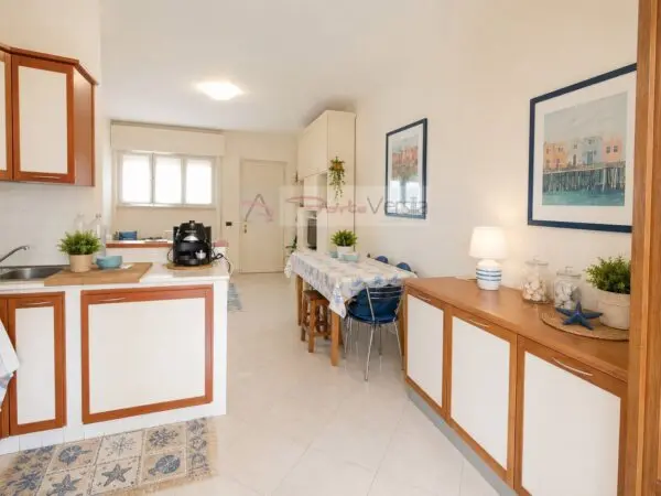 Appartamento via, Montignoso