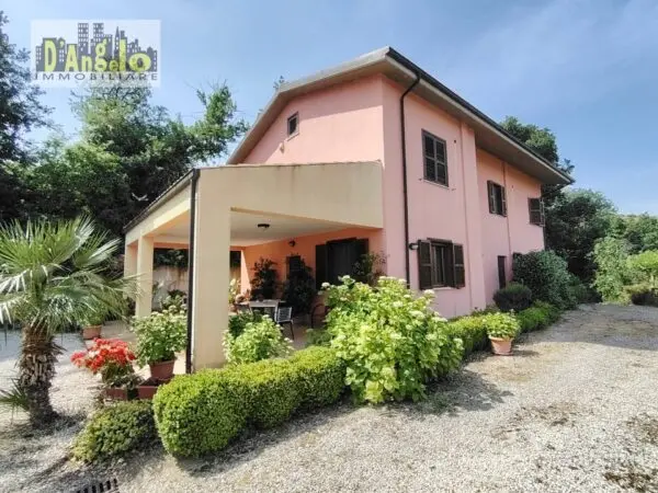 Villa via Tesino 243/b, Offida