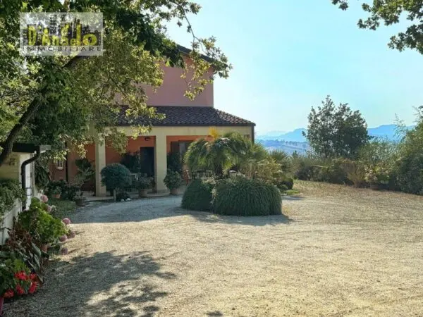 Villa via Tesino 243/b, Offida