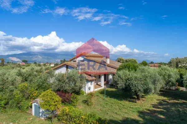 Villa via Di Colle Perino, Velletri