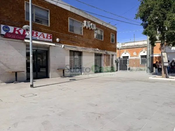 Locale Commerciale piazza Marconi 35/36, Chieti