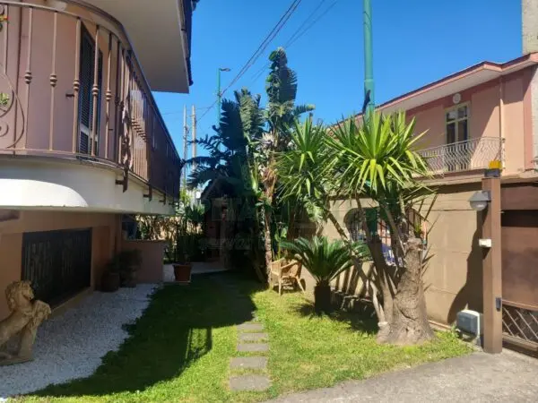 Villa via Sperone, Taurano