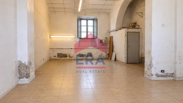 Locale Commerciale via Brescia 18, Roma