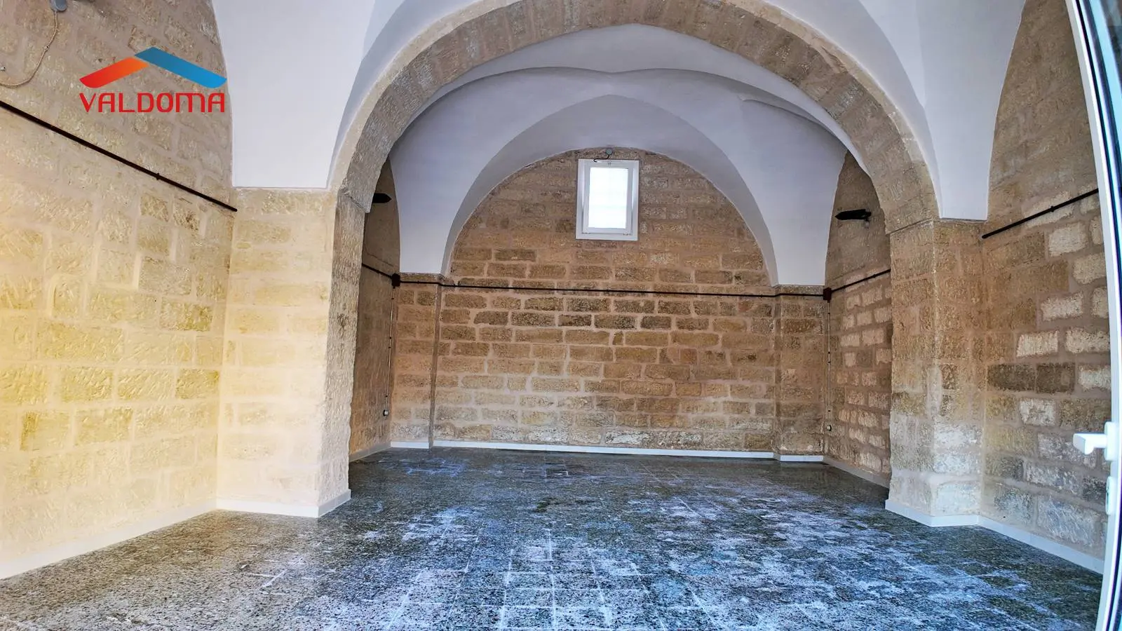 Immagine per Locale Commerciale in affitto a Vernole Piazza vittorio veneto 12